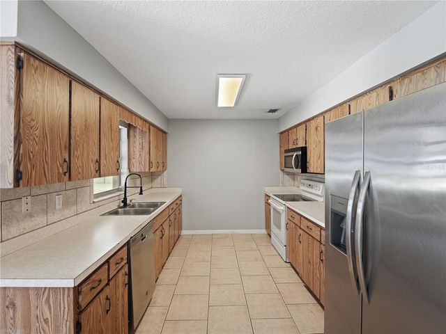 2000 PARKWAY AVENUE, St Cloud, FL 34772
