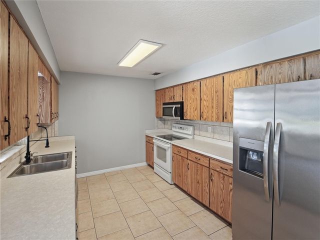 2000 PARKWAY AVENUE, St Cloud, FL 34772