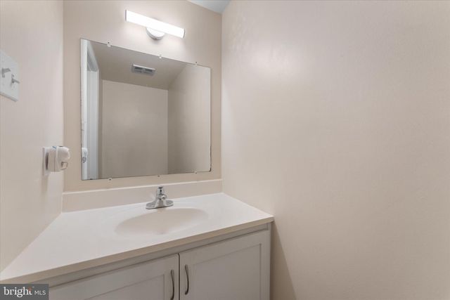 5052 CLIFFHAVEN DR, Annandale, VA 22003