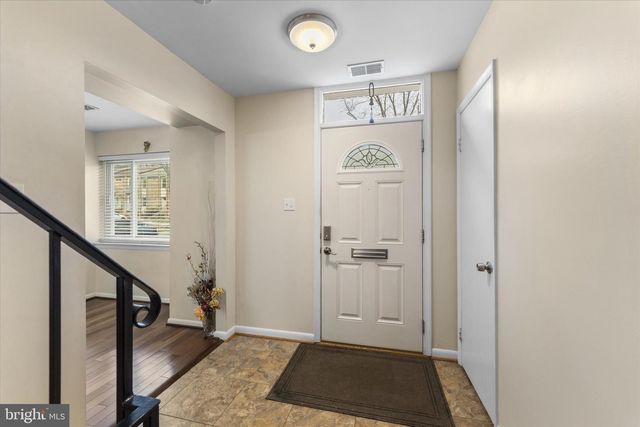 5052 CLIFFHAVEN DR, Annandale, VA 22003