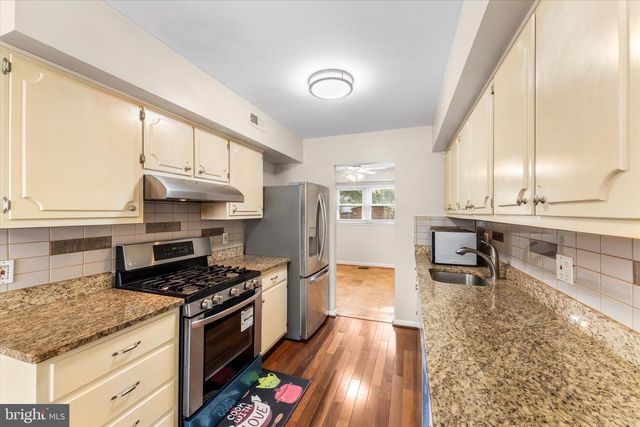 5052 CLIFFHAVEN DR, Annandale, VA 22003