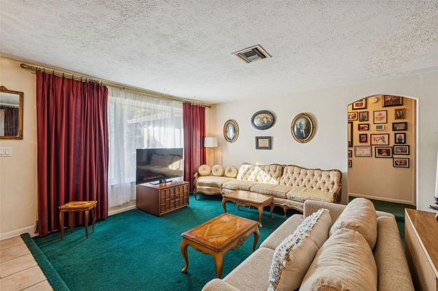 11600 MEADOWLANE DRIVE, Dade City, FL 33525