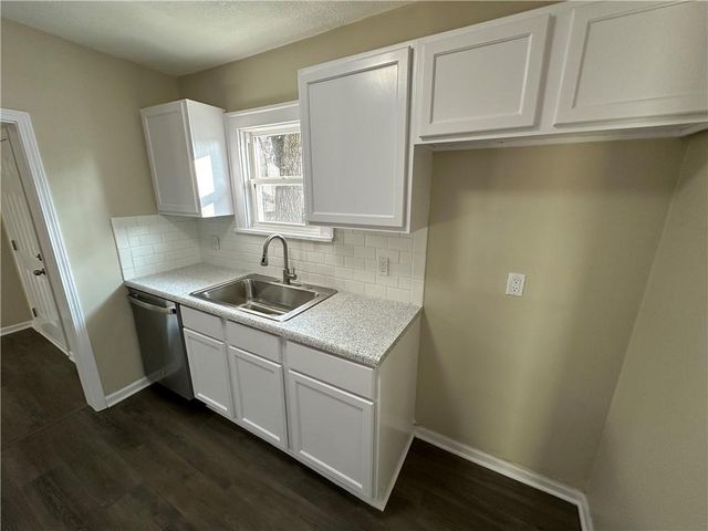 1215 S Pleasant Street, Independence, MO 64055