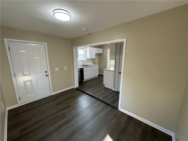 1215 S Pleasant Street, Independence, MO 64055