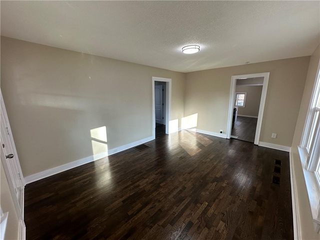 1215 S Pleasant Street, Independence, MO 64055