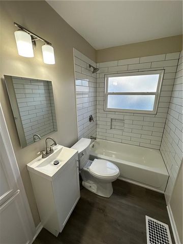 1215 S Pleasant Street, Independence, MO 64055