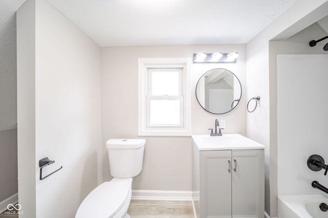 1322 S E Street, Elwood, IN 46036