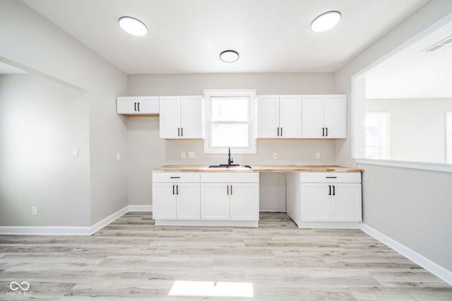 1322 S E Street, Elwood, IN 46036