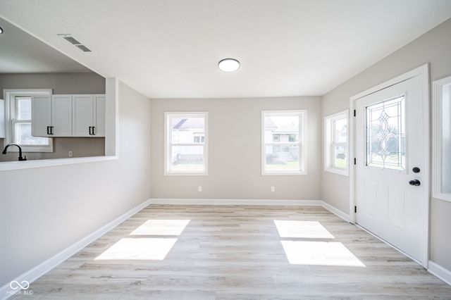 1322 S E Street, Elwood, IN 46036