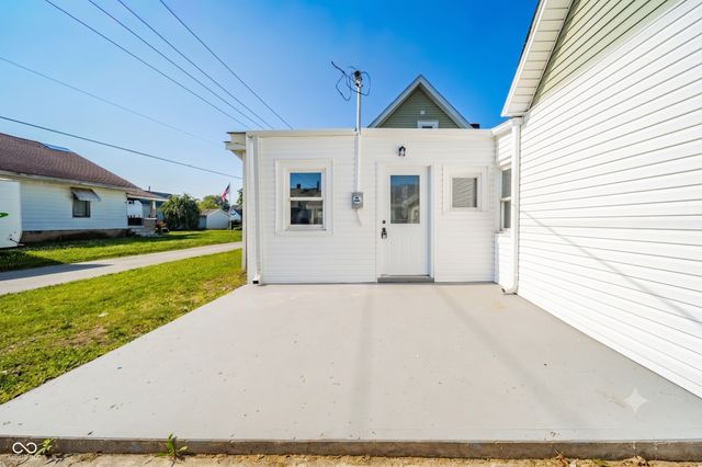 1322 S E Street, Elwood, IN 46036