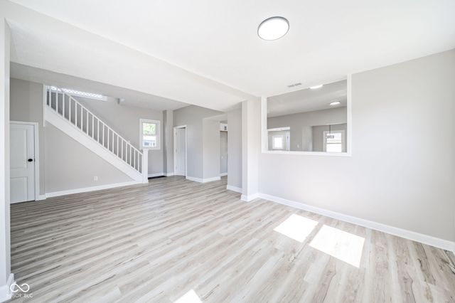 1322 S E Street, Elwood, IN 46036
