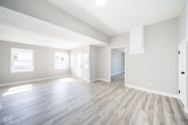 1322 S E Street, Elwood, IN 46036