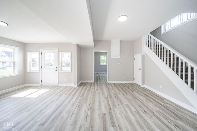 1322 S E Street, Elwood, IN 46036