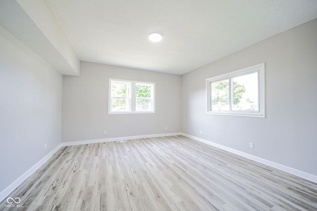 1322 S E Street, Elwood, IN 46036