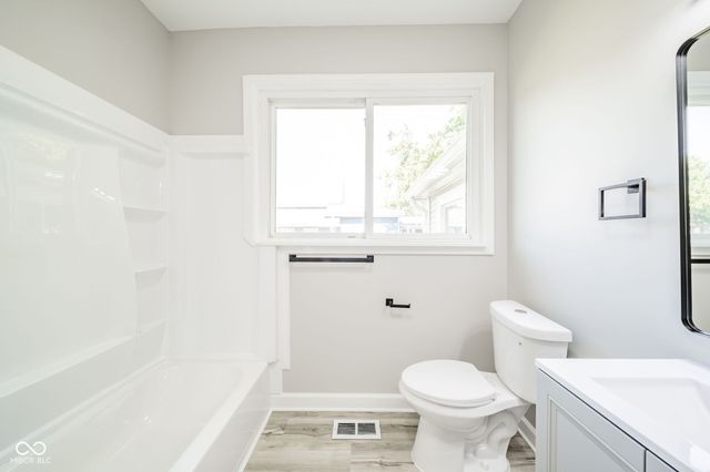 1322 S E Street, Elwood, IN 46036