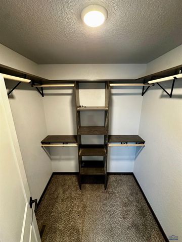 616 BULL RUN DR, Box Elder, SD 57719
