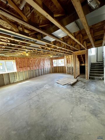 616 BULL RUN DR, Box Elder, SD 57719