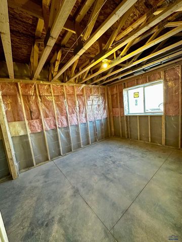 616 BULL RUN DR, Box Elder, SD 57719