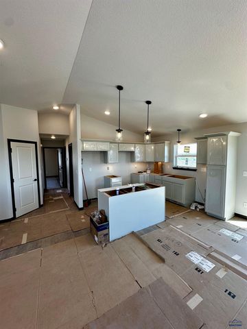 616 BULL RUN DR, Box Elder, SD 57719
