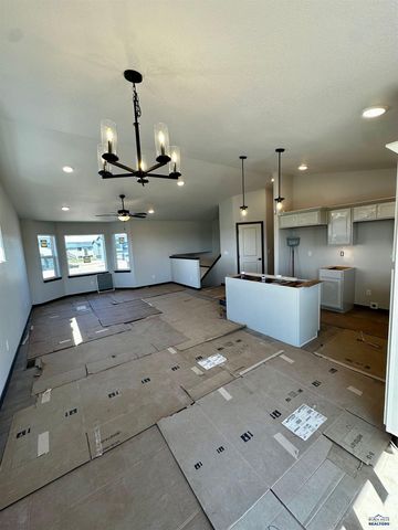 616 BULL RUN DR, Box Elder, SD 57719