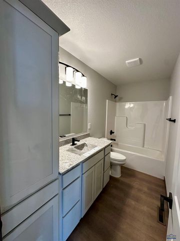 616 BULL RUN DR, Box Elder, SD 57719