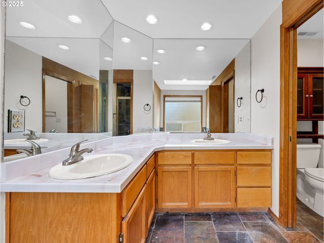 2568 Sw ORCHARD Ct, Gresham, OR 97080