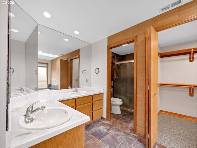 2568 Sw ORCHARD Ct, Gresham, OR 97080