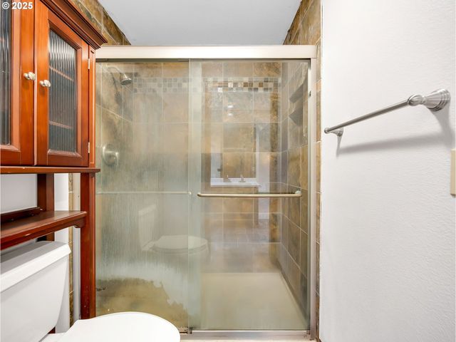 2568 Sw ORCHARD Ct, Gresham, OR 97080