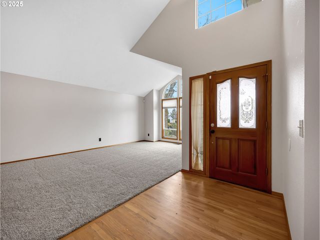 2568 Sw ORCHARD Ct, Gresham, OR 97080