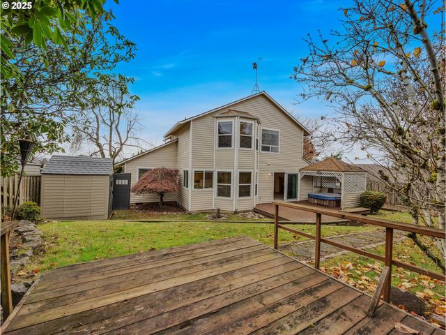 2568 Sw ORCHARD Ct, Gresham, OR 97080