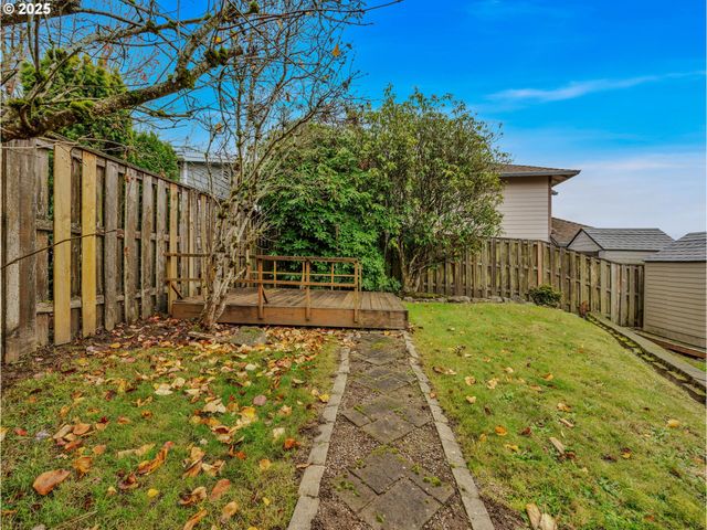 2568 Sw ORCHARD Ct, Gresham, OR 97080