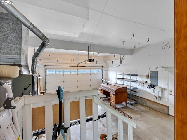 2568 Sw ORCHARD Ct, Gresham, OR 97080