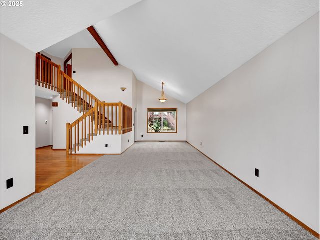 2568 Sw ORCHARD Ct, Gresham, OR 97080