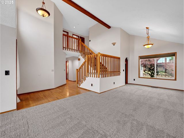 2568 Sw ORCHARD Ct, Gresham, OR 97080