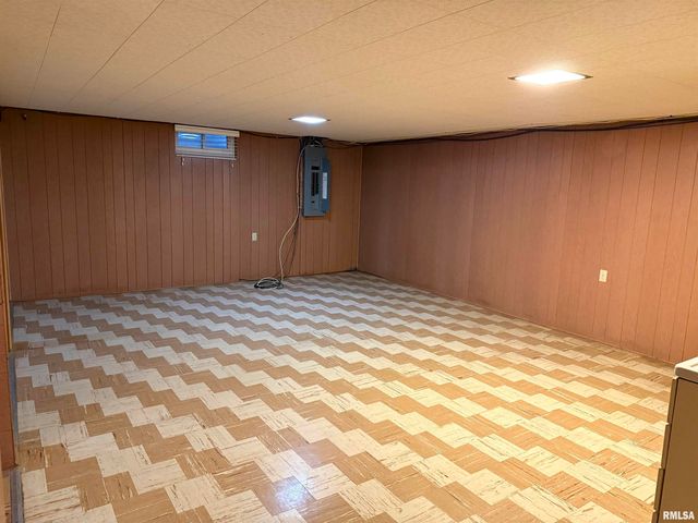 707 EDGEWOOD Drive, Quincy, IL 62301