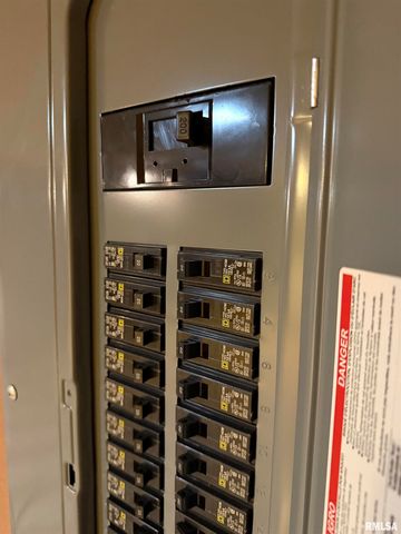 707 EDGEWOOD Drive, Quincy, IL 62301