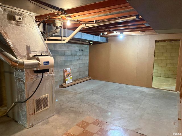 707 EDGEWOOD Drive, Quincy, IL 62301