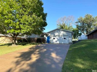 707 EDGEWOOD Drive, Quincy, IL 62301