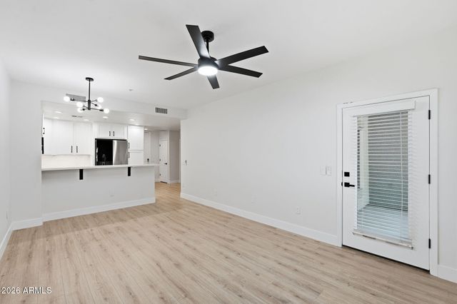 5450 E DEER VALLEY Drive 1200, Phoenix, AZ 85054