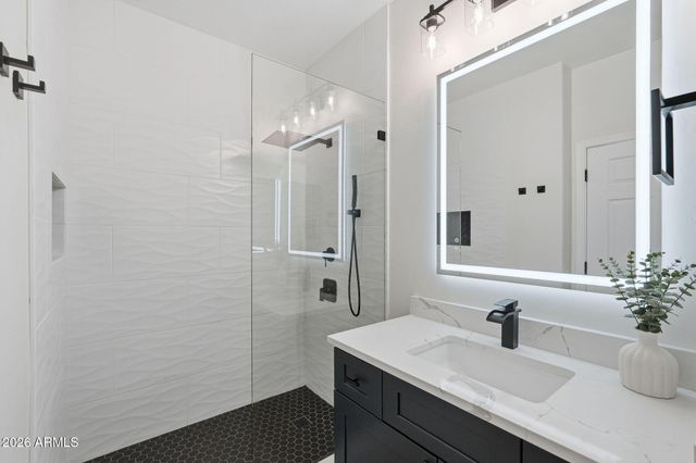 5450 E DEER VALLEY Drive 1200, Phoenix, AZ 85054