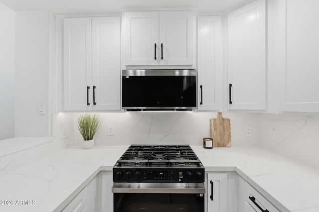 5450 E DEER VALLEY Drive 1200, Phoenix, AZ 85054