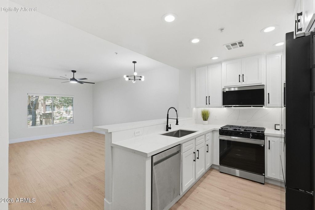 5450 E DEER VALLEY Drive 1200, Phoenix, AZ 85054 — photo 2