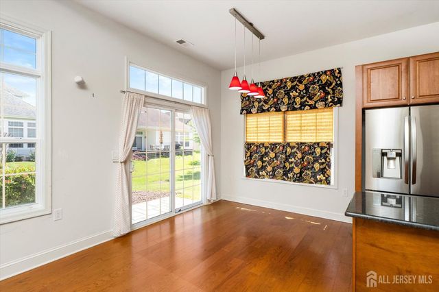 24 Ravenslake Road, Monroe, NJ 08831