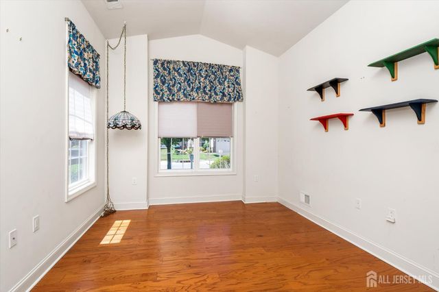 24 Ravenslake Road, Monroe, NJ 08831