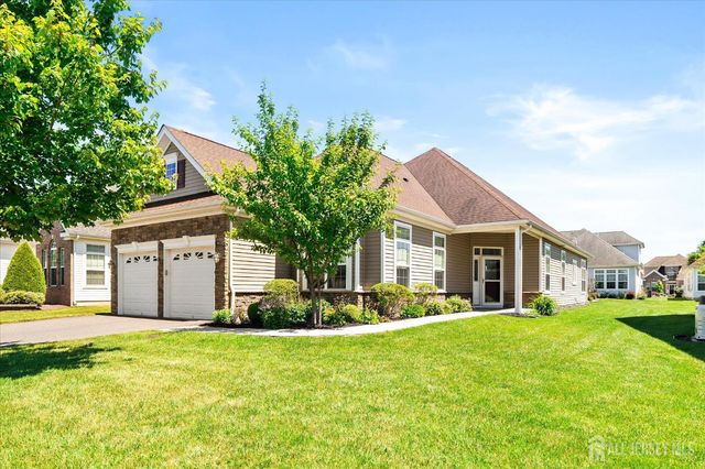 24 Ravenslake Road, Monroe, NJ 08831