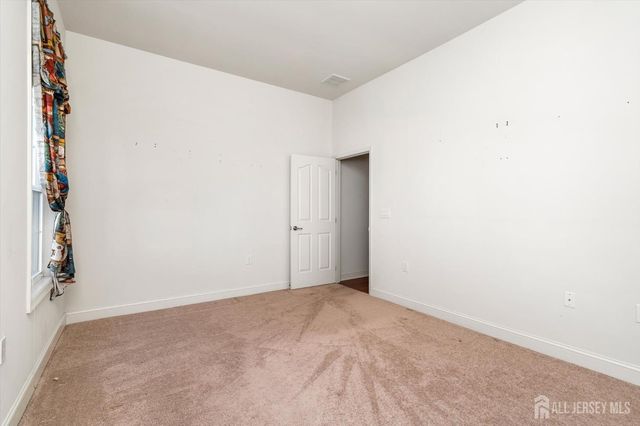 24 Ravenslake Road, Monroe, NJ 08831
