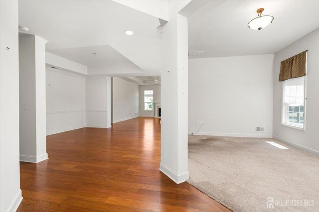 24 Ravenslake Road, Monroe, NJ 08831