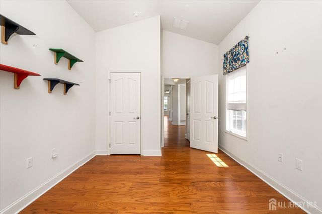 24 Ravenslake Road, Monroe, NJ 08831