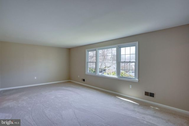 2421 DORVAL RD, Wilmington, DE 19810