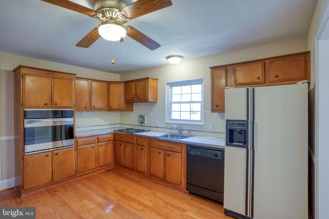 2421 DORVAL RD, Wilmington, DE 19810